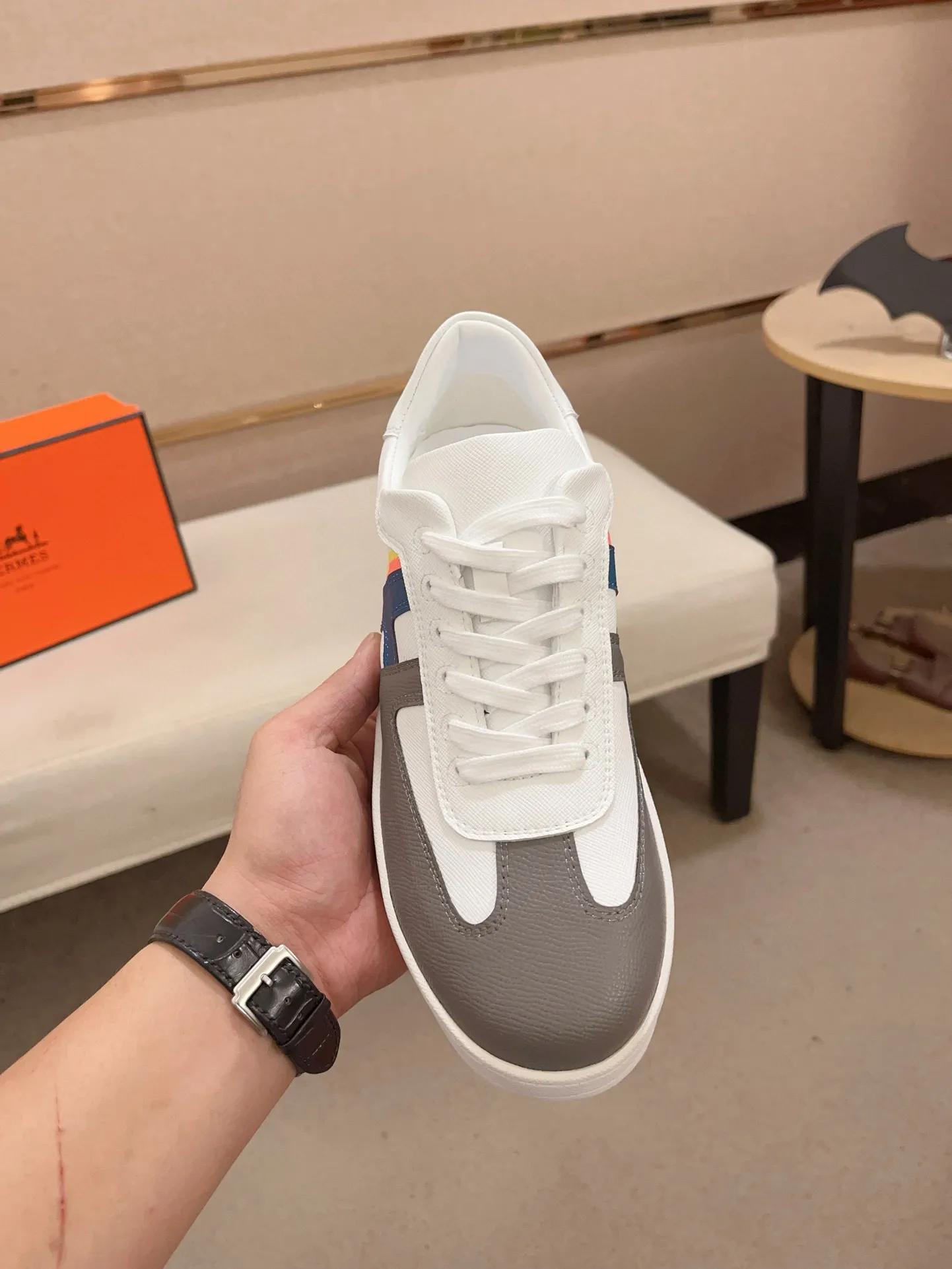 Men's clothing and shoes💰: 400💰《HERMES》【Classic Original Version】Hermès; Top 🔝 Purchasing Agency 🔍🔍Men's latest 🇺🇸 counter sales simultaneously, original ▲▲cowhide imported from Italy ▲▲Exquisite workmanship (Italian 🇮🇹Imported water-dyed 🐂cowhide lining) sole: original sole provided by the original factory, ⚠️exclusive double-layer activity·TPR·rubber·combined molded outsole; Code number: 38-44 (45/46 can be customized, non-refundable)